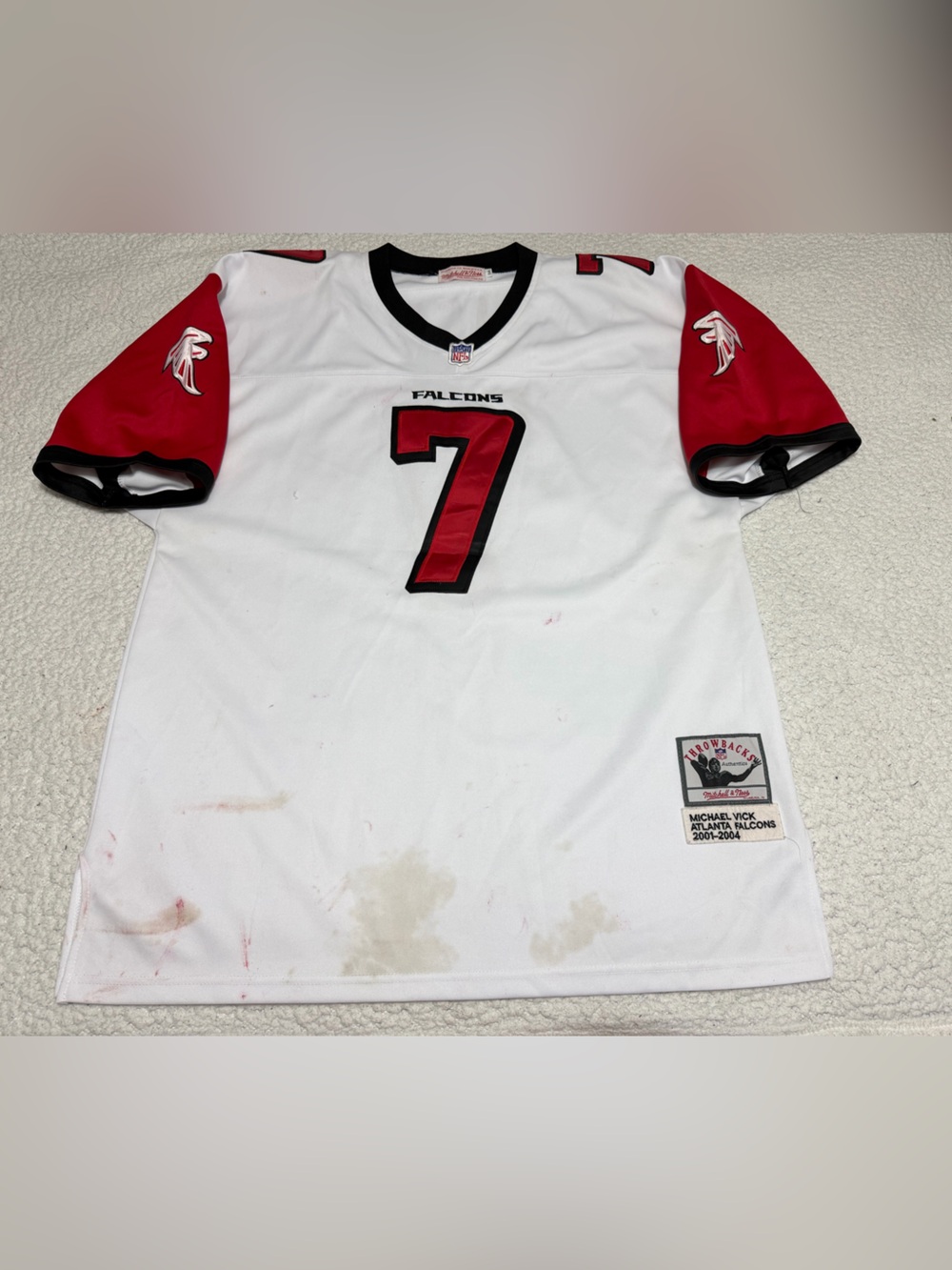 Mitchell & Ness 54 Michael Vick 2001-04 White Atlanta Falcons Jersey Throwback